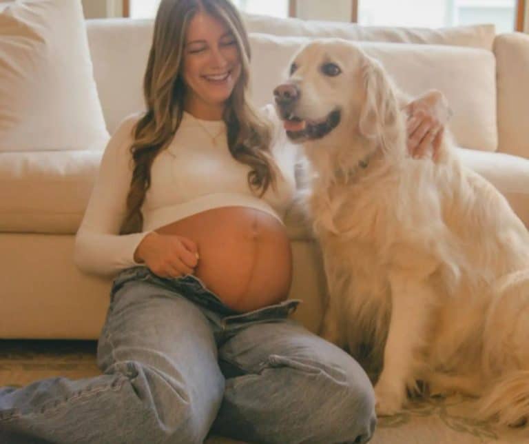 Heartwarming Reunion of a New Mother and Her Loyal Dog During Labor Brings Unforgettable Joy